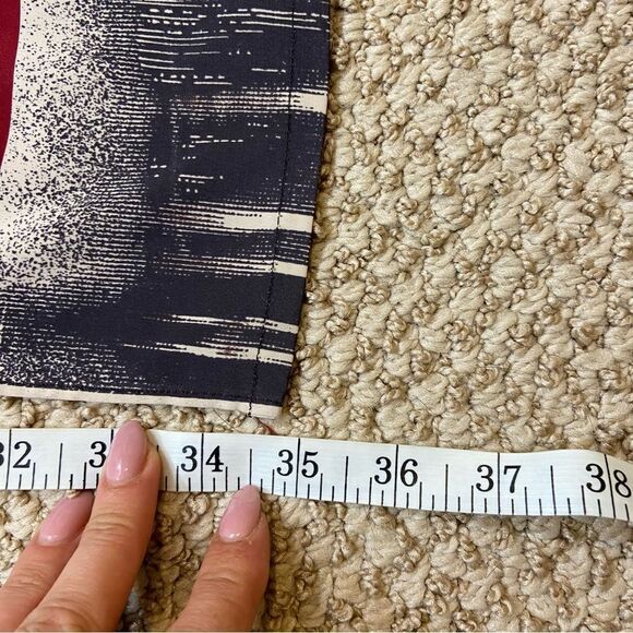 Long Unique London Skyline Print Scarf - Picture 10 of 11